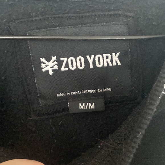 ZOO YORK - cherry sweater crew neck embroidered size medium - Picture 4 of 6